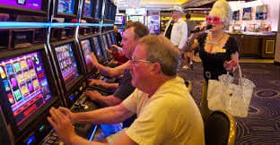 Philippine sports fan checking basketball betting odds on mobile